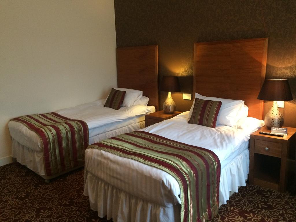 The Three Tuns Hotel Wetherspoon Thirsk Phòng bức ảnh