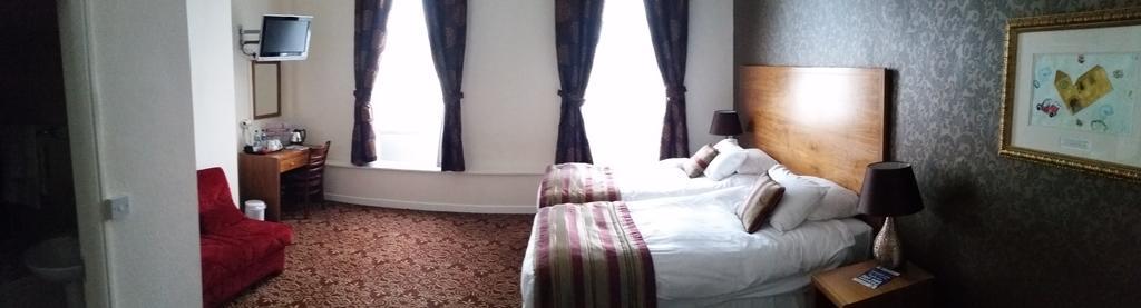 The Three Tuns Hotel Wetherspoon Thirsk Phòng bức ảnh