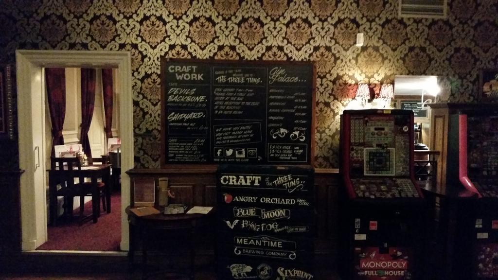 The Three Tuns Hotel Wetherspoon Thirsk Ngoại thất bức ảnh
