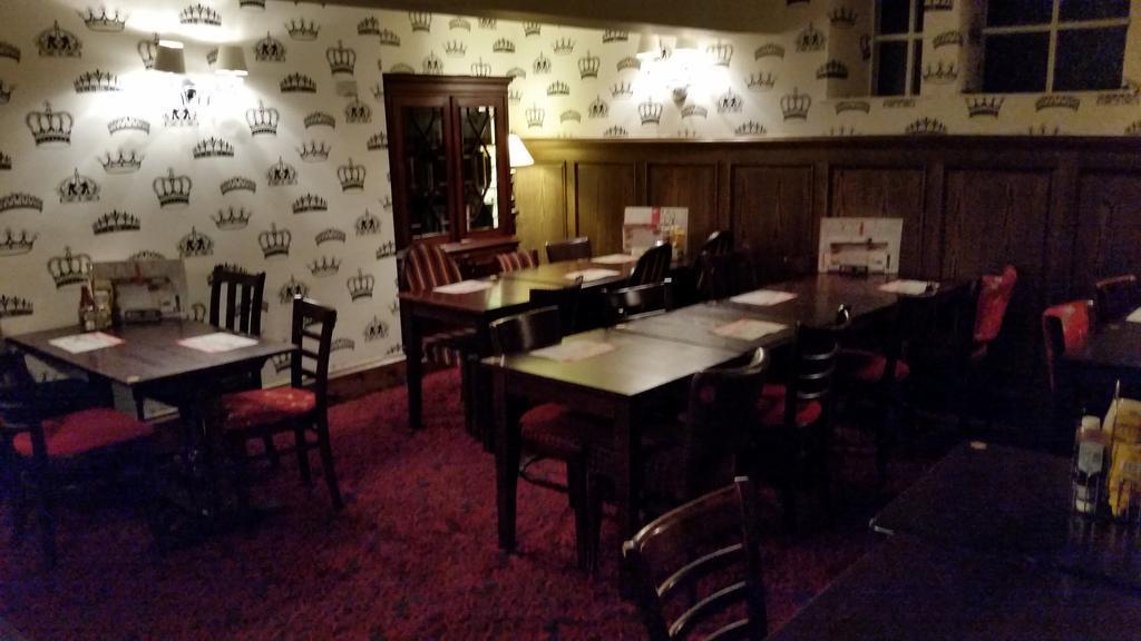 The Three Tuns Hotel Wetherspoon Thirsk Ngoại thất bức ảnh
