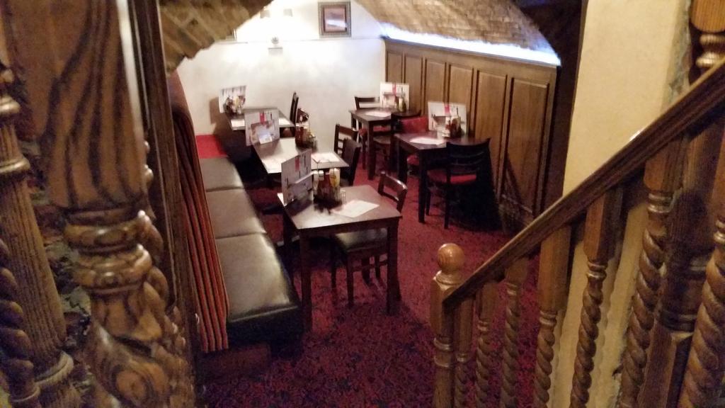 The Three Tuns Hotel Wetherspoon Thirsk Ngoại thất bức ảnh