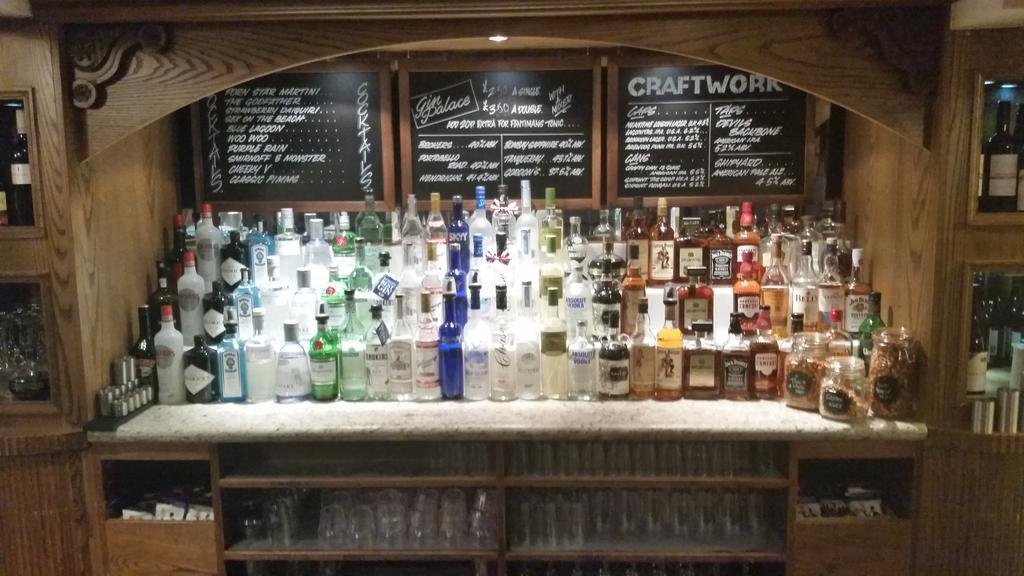 The Three Tuns Hotel Wetherspoon Thirsk Ngoại thất bức ảnh